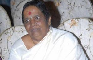 Fans Bid Emotional Adieu To Parvathamma Rajkumar!