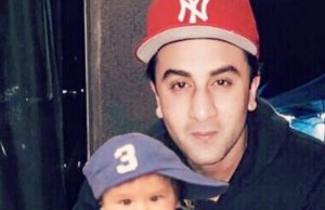 Ranbir Kapoor's Picture With Kareena Kapoor's Son Taimur Is Going Viral!