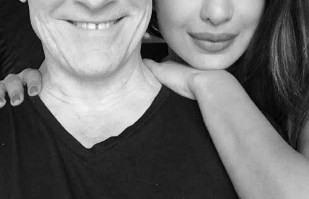 Actress Priyanka Chopra Takes A Cute Selfie With This International Singer!