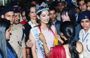Watch: Miss World 2017 Manushi Chhillar Arrives In Mumbai, What Happens At The Airport Is SHOCKING!