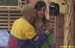 Bigg Boss 11: Akash Dadlani Showers Love On Arshi Khan, Gives Her Kisses!