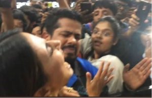 Bigg Boss 11: In A Shocking Incident, Shilpa Shinde's Fan Misbehaves And Pulls Hina Khan's Hair- Watch!