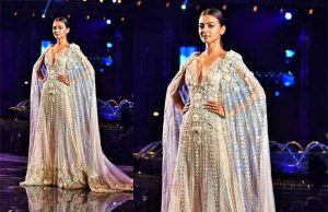 Know Who Paid A Surprise Visit To Radhika Apte At Manish Malhotra's Show