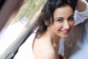 Divya Dutta Got A Marriage Proposal On Twitter, Her Reply Will Make Your Day