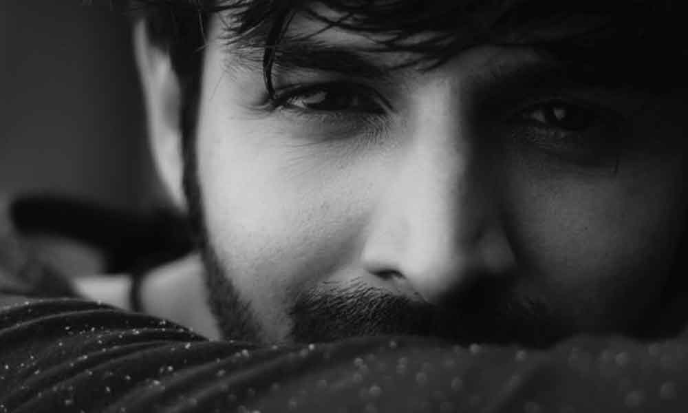 Kartik Aaryan Looks Hot As Hell In This Look From Luka Chuppi