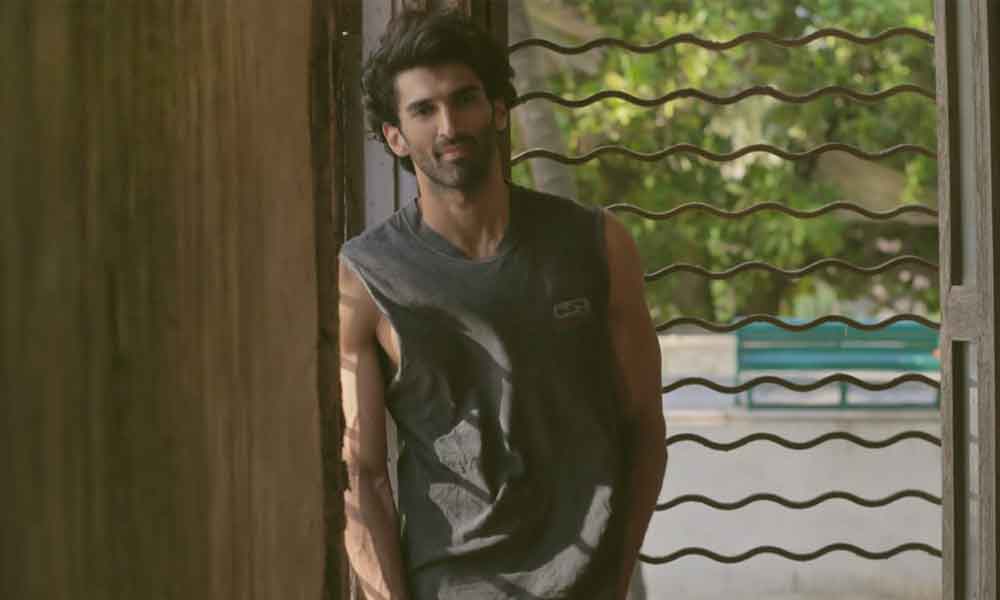 Aditya Roy Kapur’s Special Gesture For His Indore Fans!