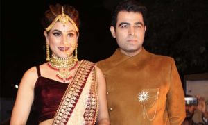 Piya Albela Actress Ritu Chauhan And Husband Ankur Malhotra Seek Blessings From Friends And Family On Their Grand Reception