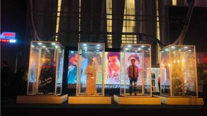 Team Ek Ladki Ko Dekha Toh Aisa Laga Launches A Live Installation To Promote The Films