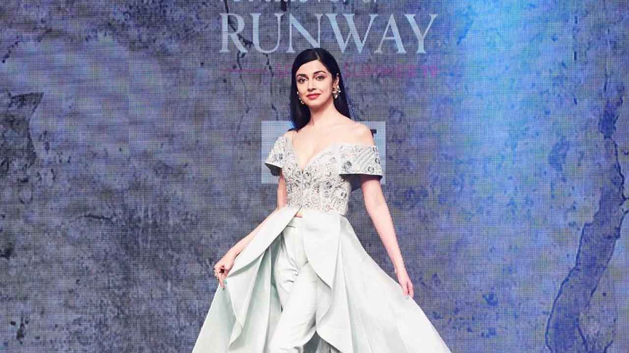 Showstopper Divya Khosla Kumar Looked Magical At Fashion Show