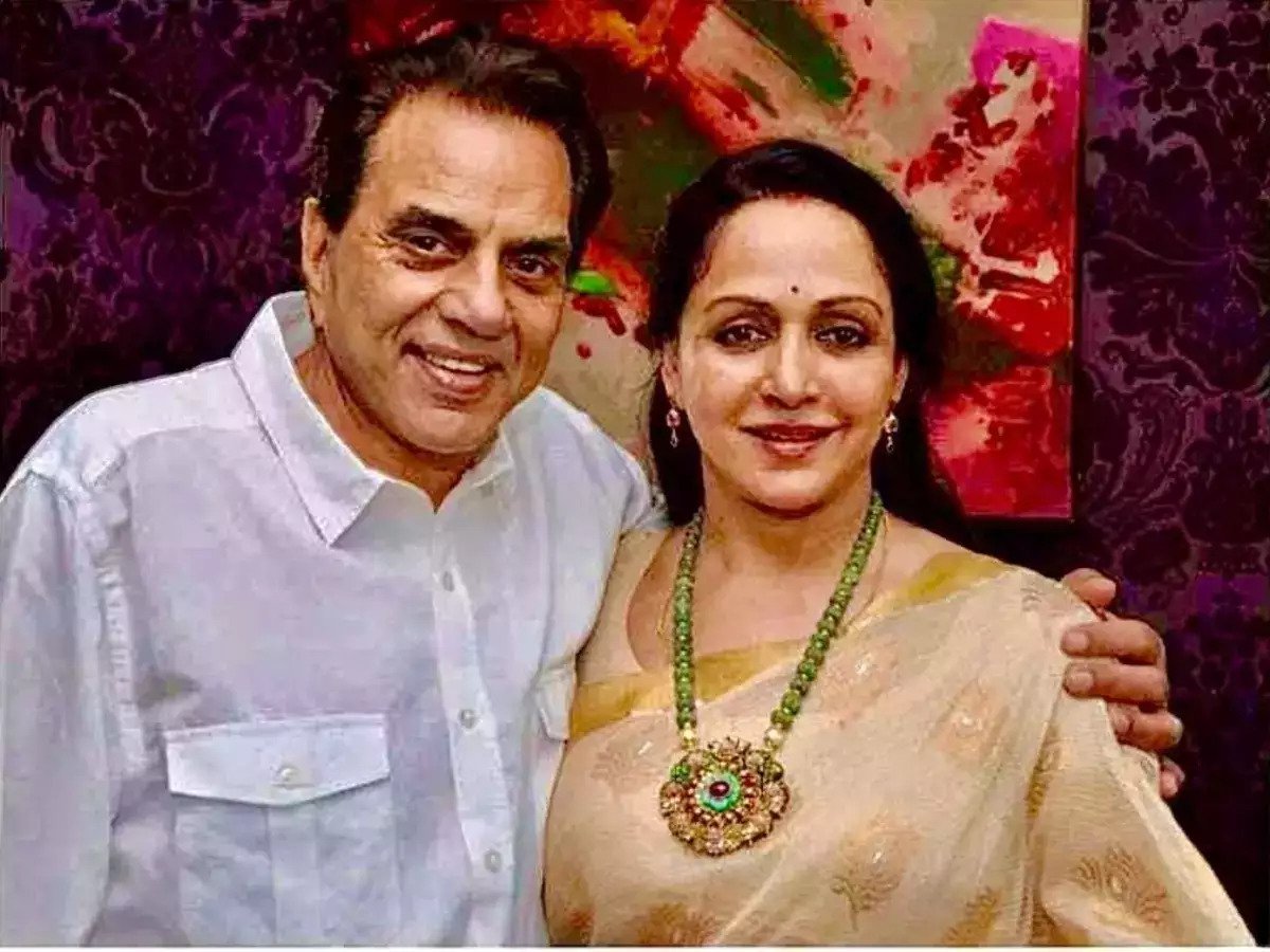 Hema Malini Received the Best Possible Gift on the couple’s 42nd Wedding Anniversary