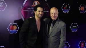 Videos : Varun Dhawan, Anupam Kher, Rekha Ji, Alia Bhatt At The Dadasaheb Phalke International Film Festival