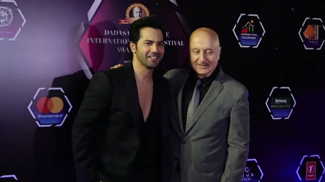 Videos : Varun Dhawan, Anupam Kher, Rekha Ji, Alia Bhatt At The Dadasaheb Phalke International Film Festival