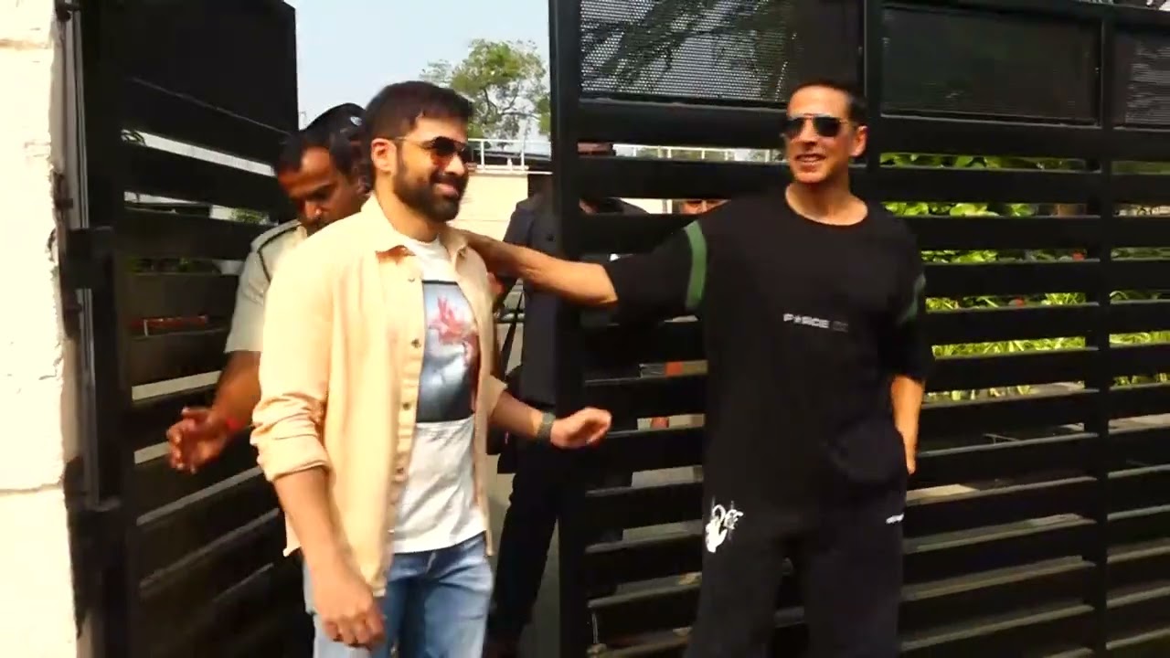 Video : Akshay Kumar And Emraan Hashmi Spotted At Kalina Airport