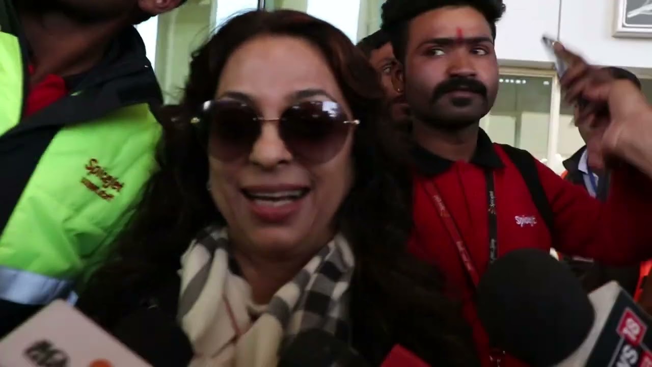 Videos : Juhi Chawla With Husband At Jaisalmer Airport