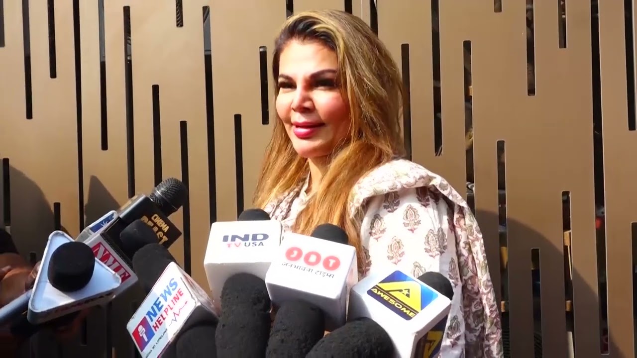 Video : Rakhi Sawant Spotted At Andheri